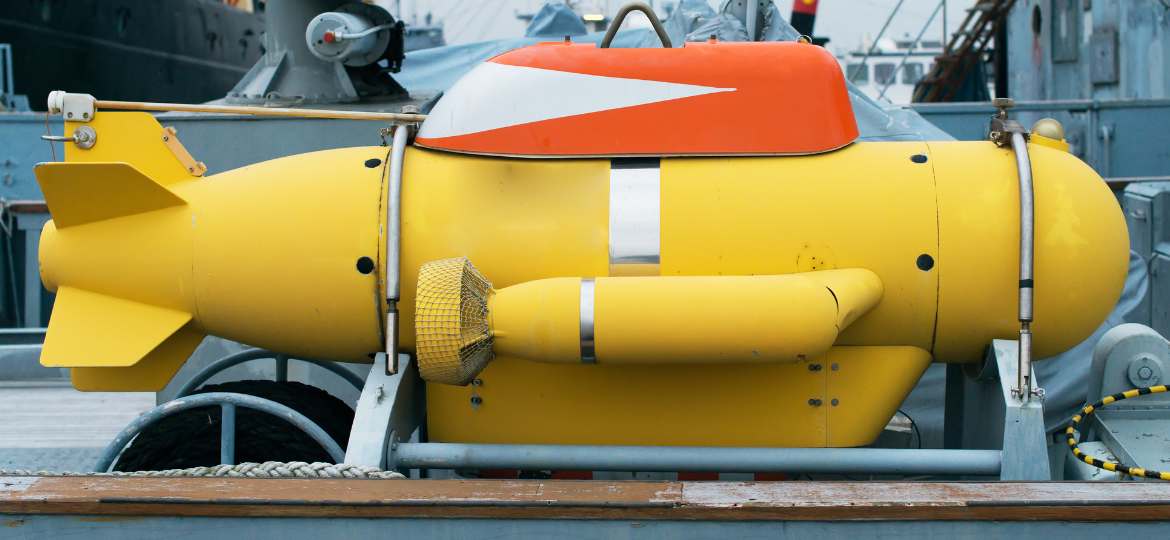 Advanced Navigation Strategies for Unmanned Underwater Vehicles: Integrating Perception with Sensor Fusion and Reinforcement Learning